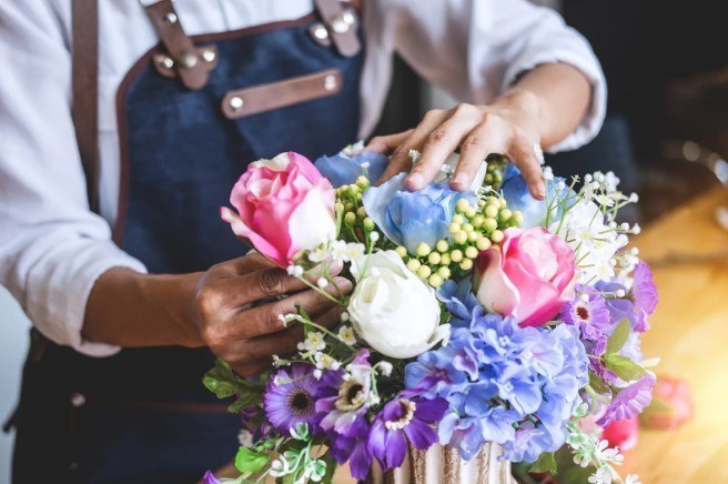 Peony Bouquet Care: How to Help Peonies Open and Last Longer